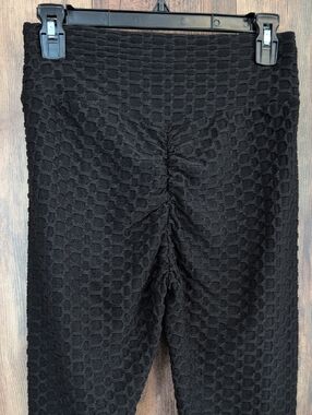 Women's High-Rise Black Textured Butt Lift Leggings L            M383